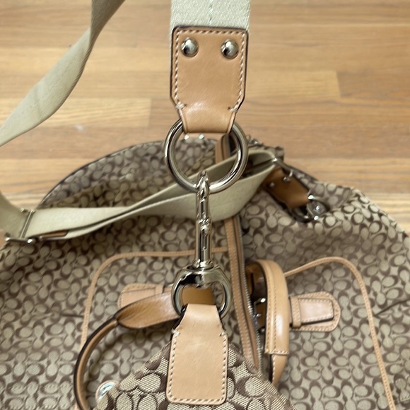 Authentic Coach overnight duffel bag - Picture 8 of 9